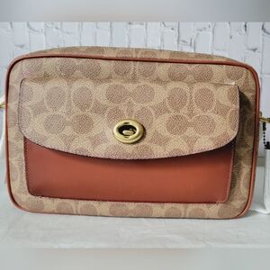 Cassie Camera Bag In Signature Canvas